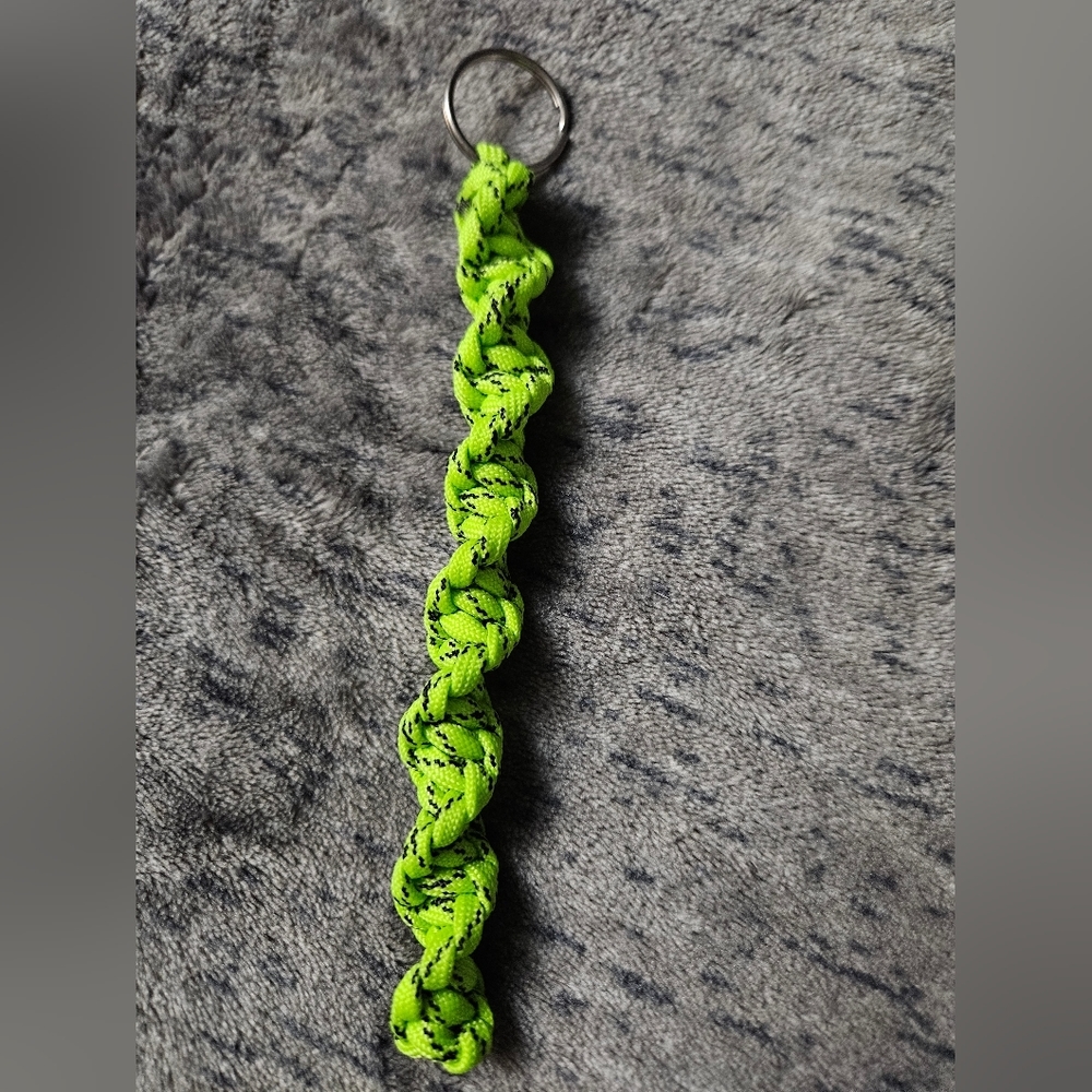 Paracord Keychain Green Black 550 Cord